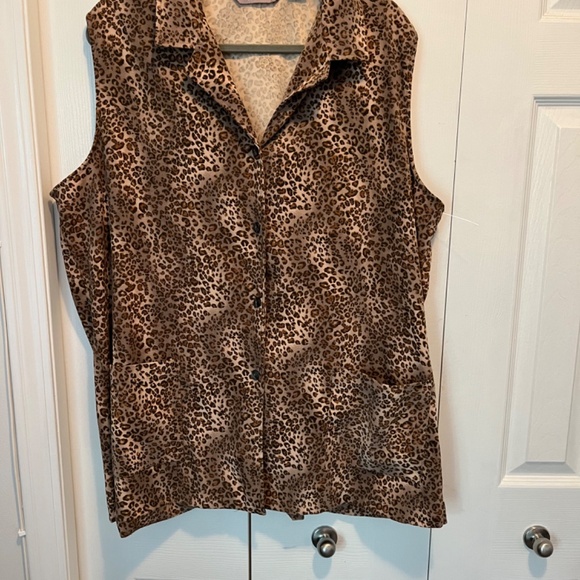 Tan Jay size 18 vest - Picture 3 of 15